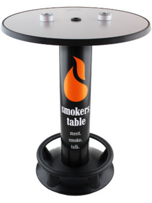 Raucher-Stehtisch, Promo-Stehtisch mit fest installierten Aschern auf der Tischplatte.