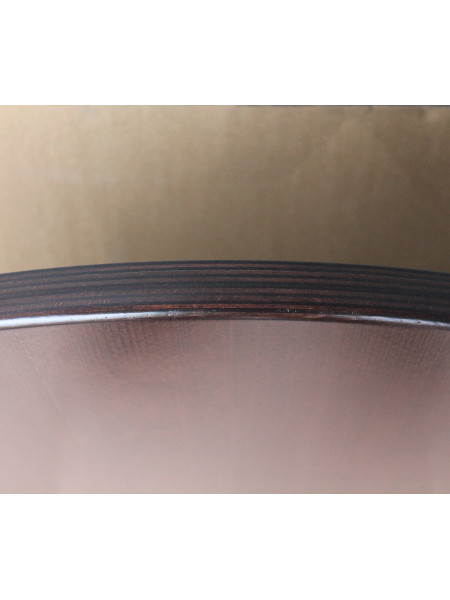 Tischkante der dunklen Multiplexbuche Platte: nach unten abgeschrägt!