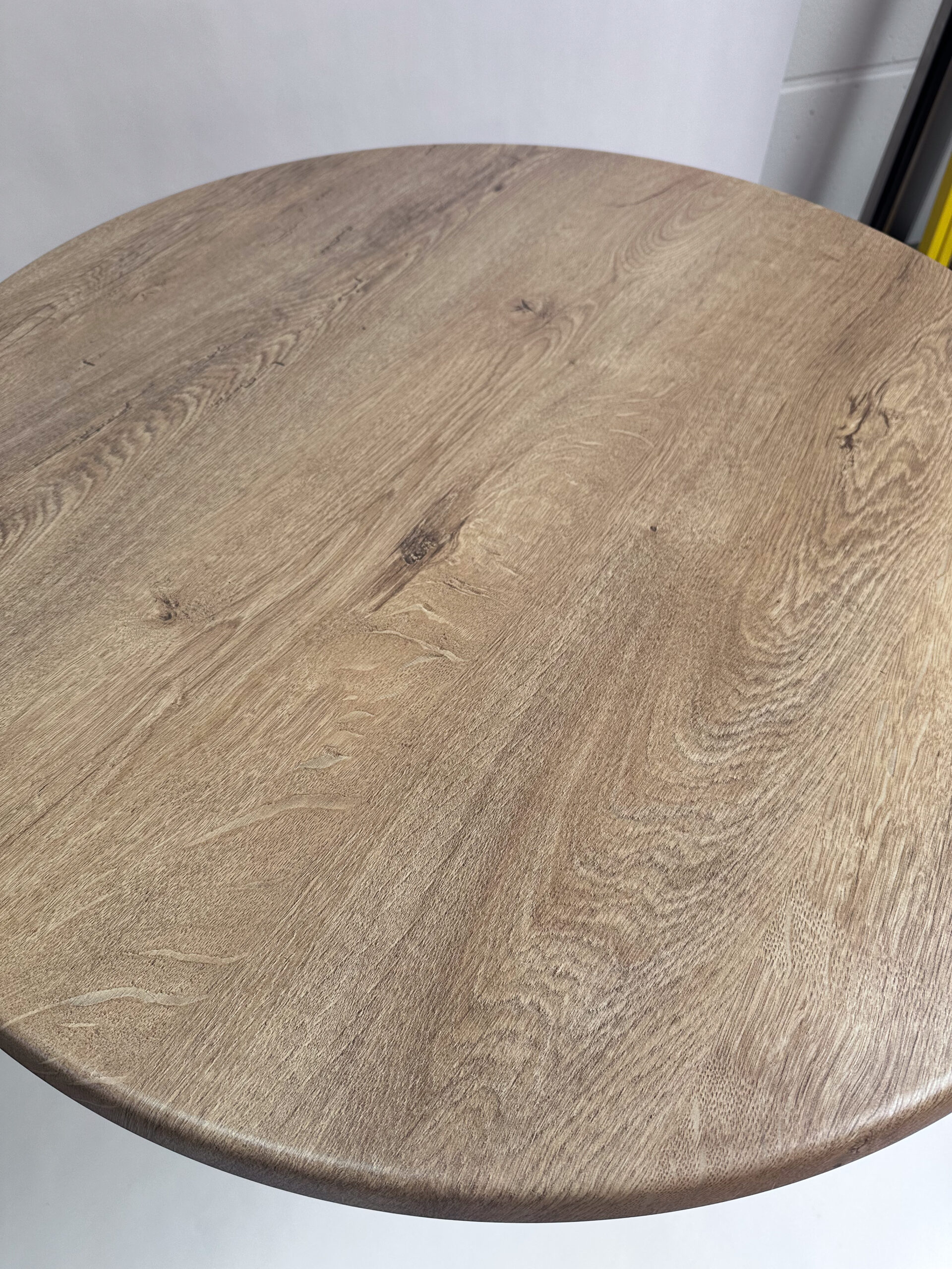 Detailansicht Tischplatte Washed Elm mit natürlicher Holzmaserung
