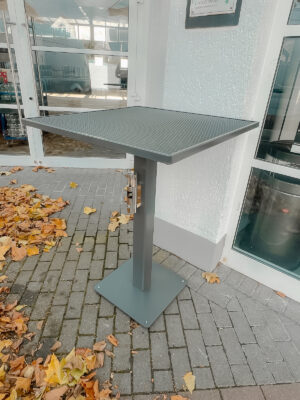 Outdoor 365 80x80 als Rauchertisch